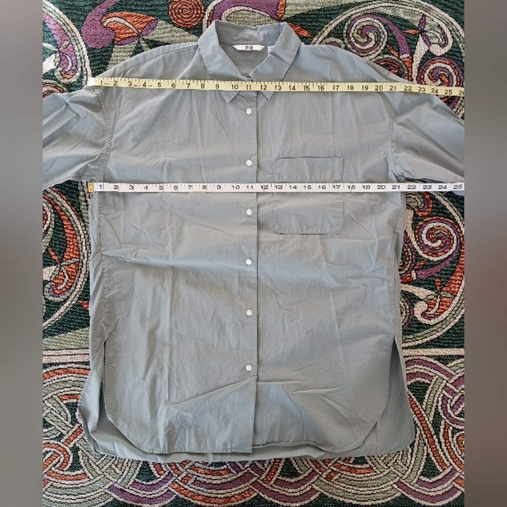 Uniqlo Oversized Extra Fine Cotton Button Down Shirt - Picture 6 of 9